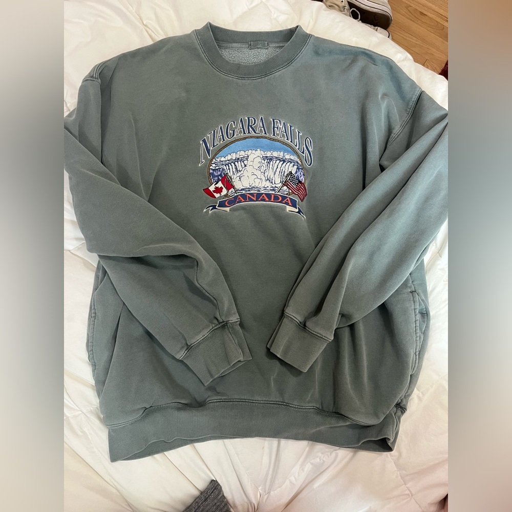 Brandy Melville crewneck
